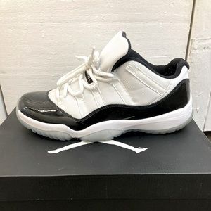 Men’s Jordan 11 low sneakers